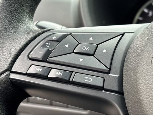 Used 2025 Nissan Sentra S FWD image 8