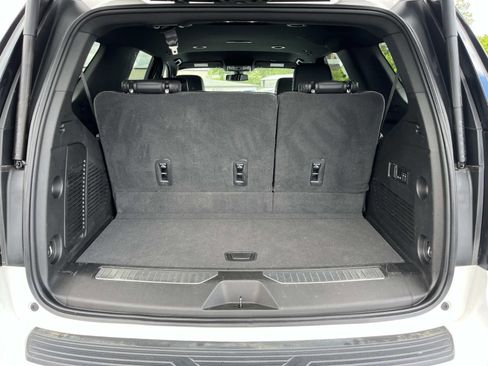 Used 2022 Chevrolet Tahoe Z71 w/ Luxury Package AWD/4WD image 21