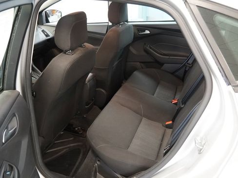 Used 2018 Ford Focus SE FWD image 16