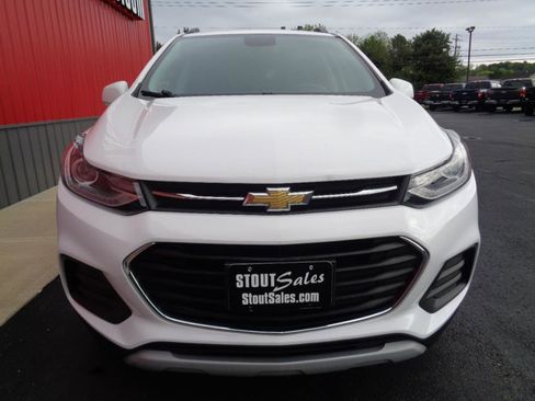 Used 2019 Chevrolet Trax LT w/ LT Convenience Package AWD/4WD image 11