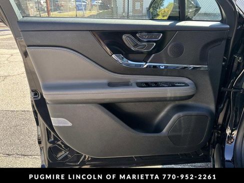 New 2026 Lincoln Corsair Reserve w/ Rear Removable Package Tray image 10