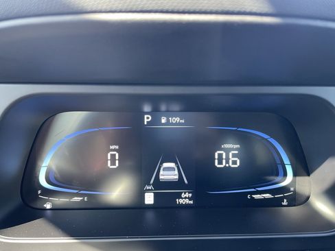 Used 2025 Hyundai Elantra Sport image 14