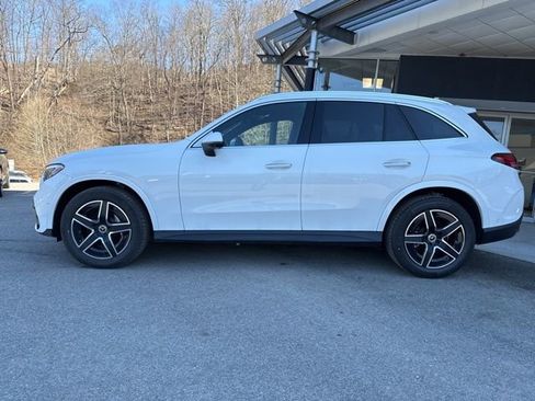 New 2026 Mercedes-Benz GLC 300 4MATIC image 2