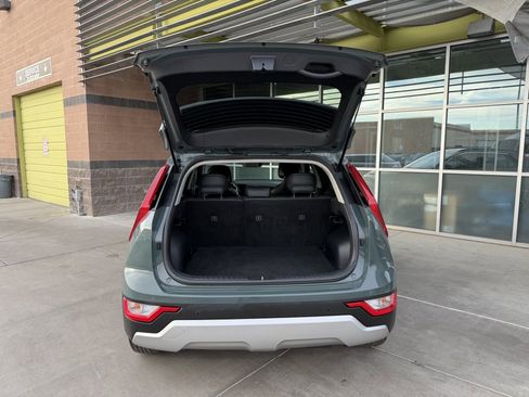Used 2024 Kia Niro EX image 37