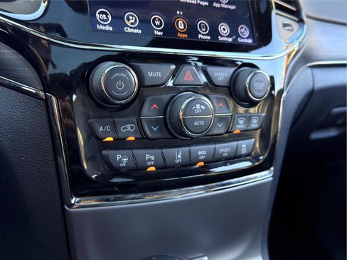 Used 2020 Jeep Grand Cherokee Limited X image 16