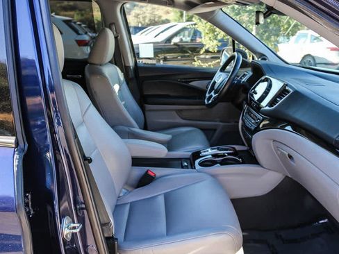 Used 2019 Honda Pilot Touring image 19