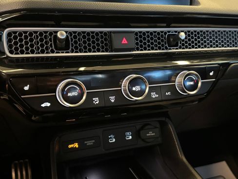 Used 2025 Honda Civic Sport Touring image 15