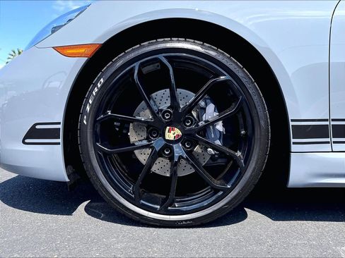 Used 2024 Porsche 718 Boxster RWD image 12