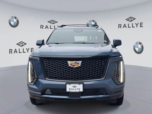 Used 2025 Cadillac Escalade Sport Platinum w/ LPO, ONYX Package image 2