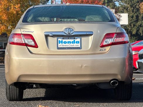 Used 2010 Toyota Camry XLE image 9