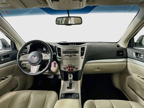 Used 2011 Subaru Outback 2.5i Premium w/ All-Weather Pkg AWD/4WD image 3