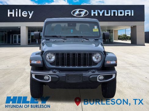 Used 2024 Jeep Gladiator Sport AWD/4WD image 8