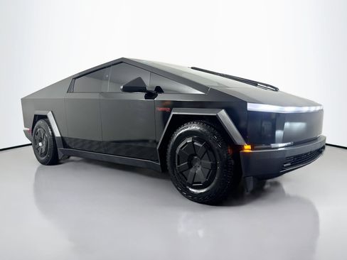 Used 2024 Tesla Cybertruck AWD Crew Cab image 3