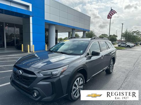 Used 2023 Subaru Outback Premium AWD/4WD image 1