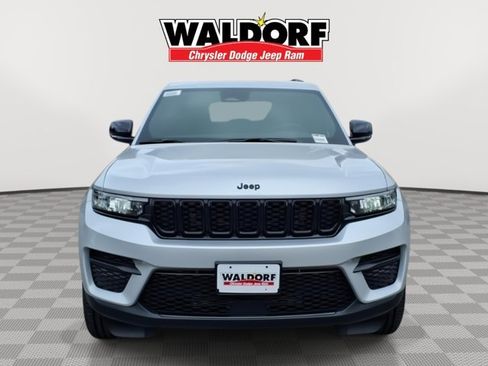 New 2025 Jeep Grand Cherokee L Limited w/ Luxury Tech Group II AWD/4WD image 8