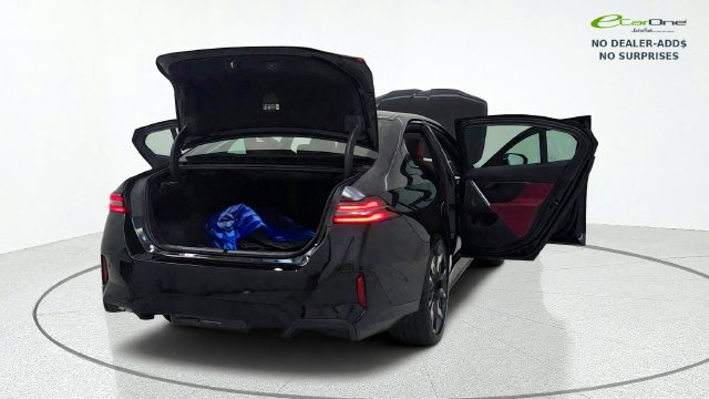 Used 2027 BMW i5 eDrive40 w/ M Sport Package RWD image 18