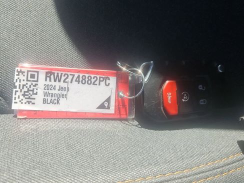 Used 2024 Jeep Wrangler Unlimited Sahara AWD/4WD image 20