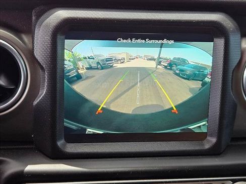 Used 2021 Jeep Wrangler Unlimited Rubicon AWD/4WD image 11