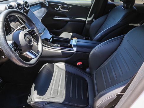 Used 2025 Mercedes-Benz GLC 350e 4MATIC image 5