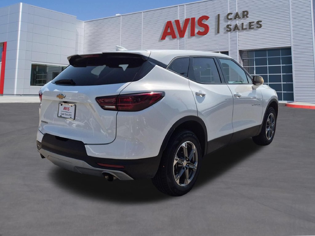 Used 2025 Chevrolet Blazer LT FWD image 6