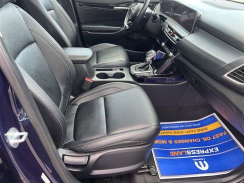 Used 2024 Kia Seltos SX w/ SX Sunroof Package image 10