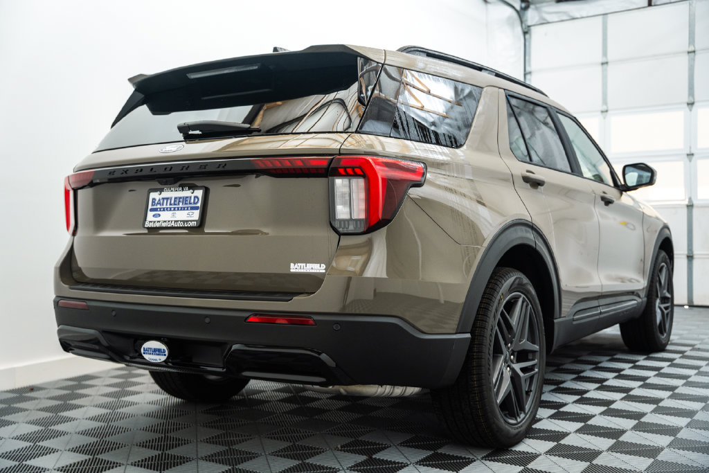 New 2027 Ford Explorer ST-Line w/ Premium Package AWD/4WD image 5