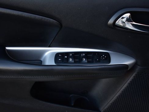 Used 2020 Dodge Journey SE w/ SE Popular Equipment Group image 14