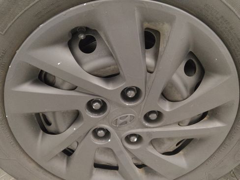 Used 2020 Hyundai Elantra SE image 31