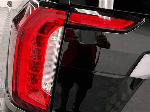 Used 2023 GMC Yukon AT4 w/ Technology Package AWD/4WD image 33