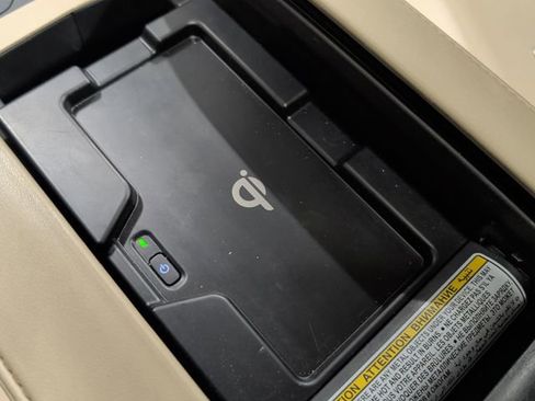 Used 2021 Toyota Highlander XLE image 25