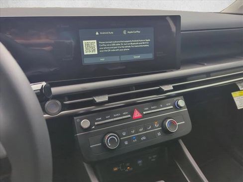 Certified 2025 Hyundai Tucson SE image 14