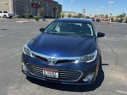 Used 2013 Toyota Avalon Limited w/ Technology Pkg FWD image 6