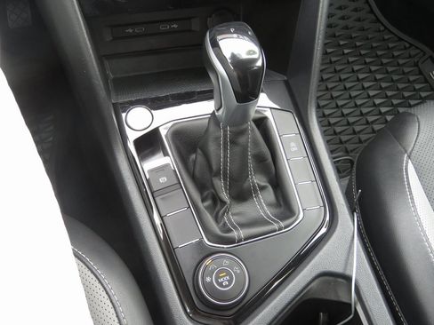 Used 2022 Volkswagen Taos SEL image 26