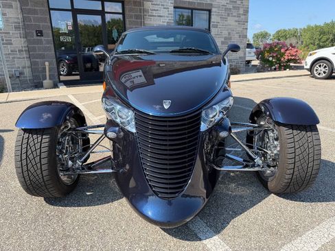 Used 2001 Chrysler Prowler RWD image 2