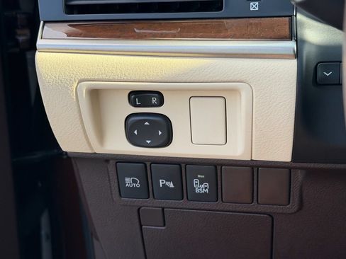 Used 2018 Lexus ES 350 w/ Luxury Package w/Wood Trim FWD image 29