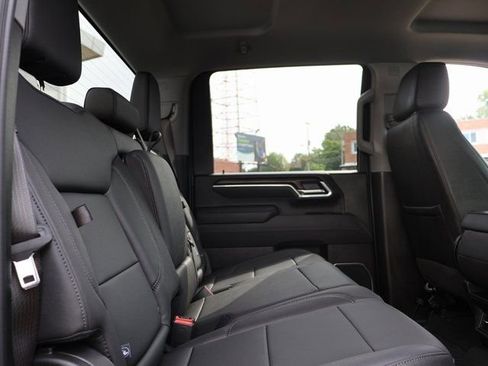 Used 2025 GMC Sierra 2500 SLT AWD/4WD image 13