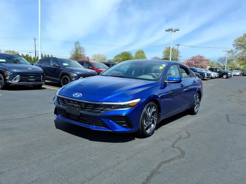 Used 2024 Hyundai Elantra SEL w/ Convenience Package FWD image 1