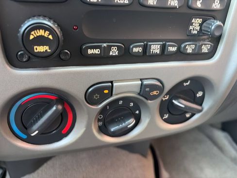 Used 2005 GMC Canyon SLE RWD image 10