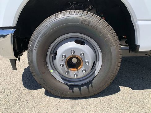 New 2025 Ford F350 XL w/ XL Chrome Package RWD image 12