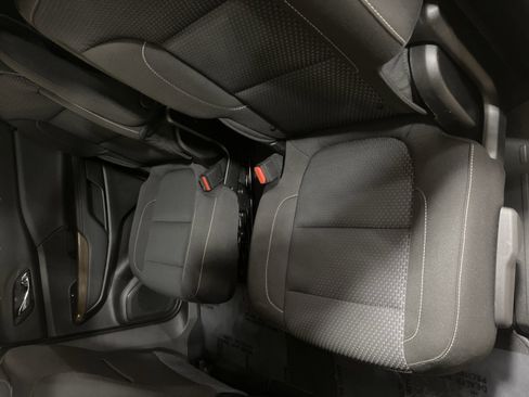 Used 2023 GMC Acadia SLE w/ Driver Convenience Package image 12