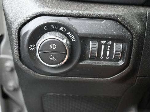 Used 2021 Jeep Gladiator Mojave w/ Cold Weather Group AWD/4WD image 22