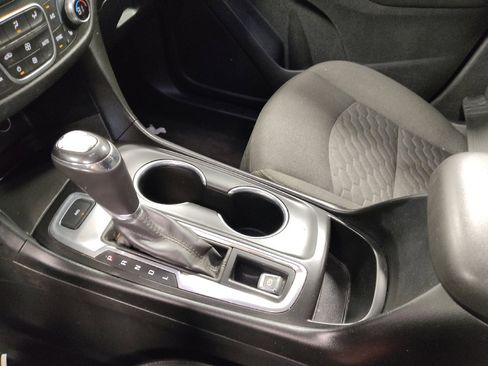 Used 2019 Chevrolet Equinox LT w/ Driver Convenience Package image 26