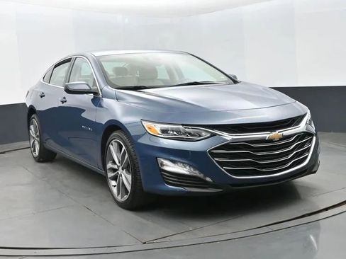Used 2024 Chevrolet Malibu LT FWD image 2