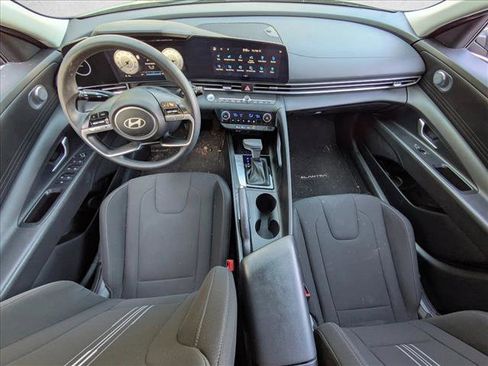 Used 2024 Hyundai Elantra SEL image 10