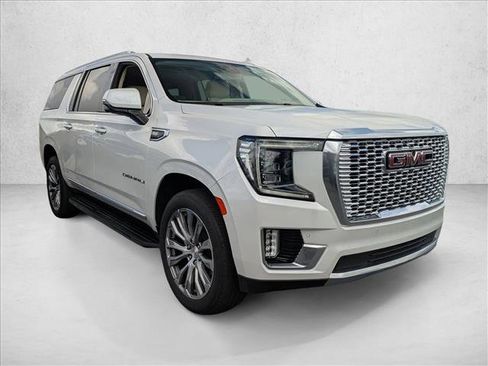 Used 2021 GMC Yukon XL Denali image 3