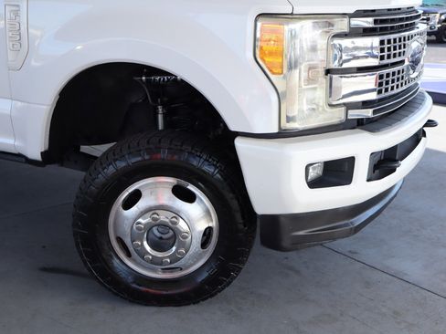 Used 2017 Ford F350 Lariat w/ Lariat Ultimate Package image 4