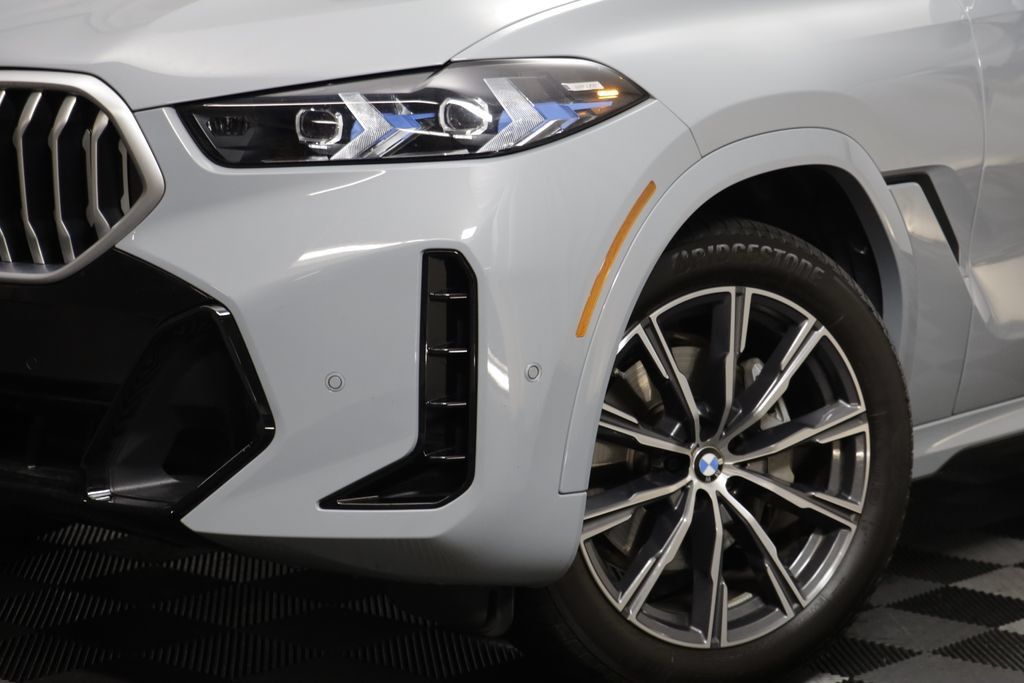Used 2026 BMW X6 xDrive40i AWD/4WD image 3