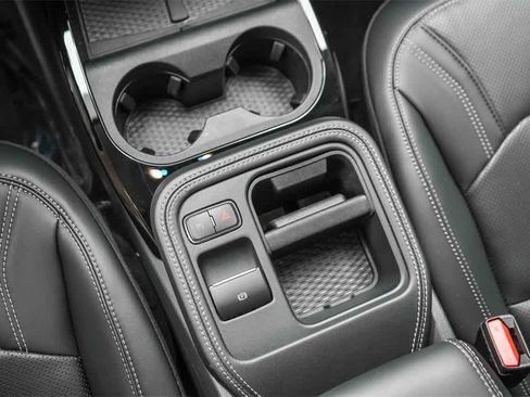 Used 2025 Ford Mustang Mach-E Premium image 19