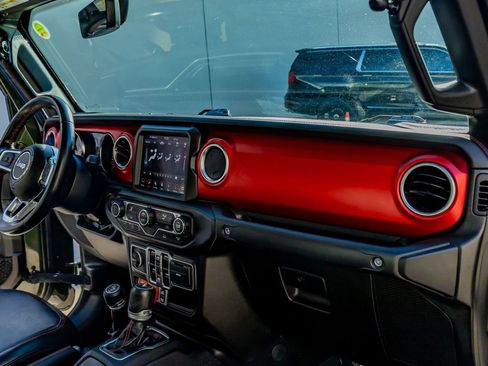 Used 2022 Jeep Gladiator Rubicon w/ LED Lighting Group image 16