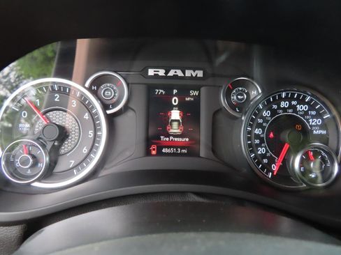 Used 2024 RAM 2500 Big Horn w/ Sport Appearance Package AWD/4WD image 37